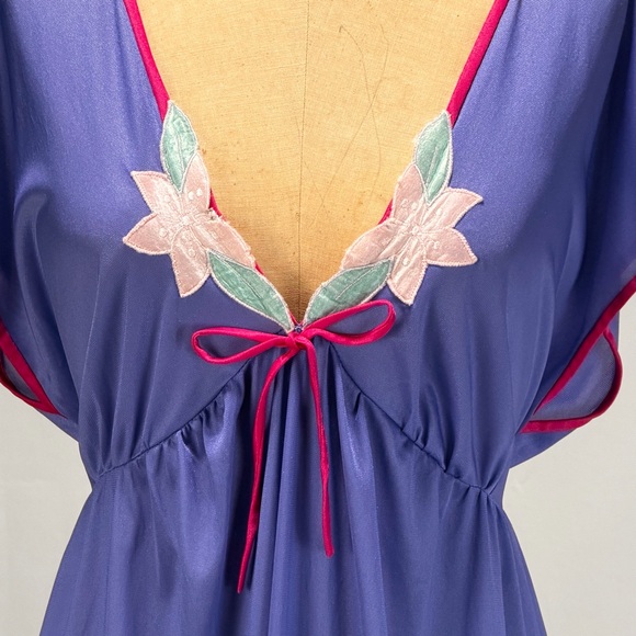 VINTAGE 80s silky nylon nightgown maxi long gown purple blue short sleeve floral - Picture 5 of 12